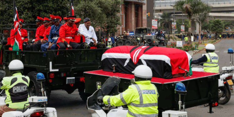 Kenya : deux morts et plus de 160 blessés lors des funérailles de Raila Odinga