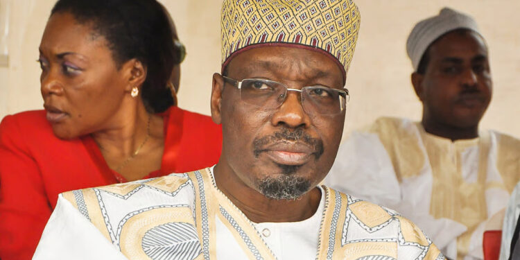 Cameroun : « Un assaut musclé se prépare contre moi », Issa Tchiroma Bakary