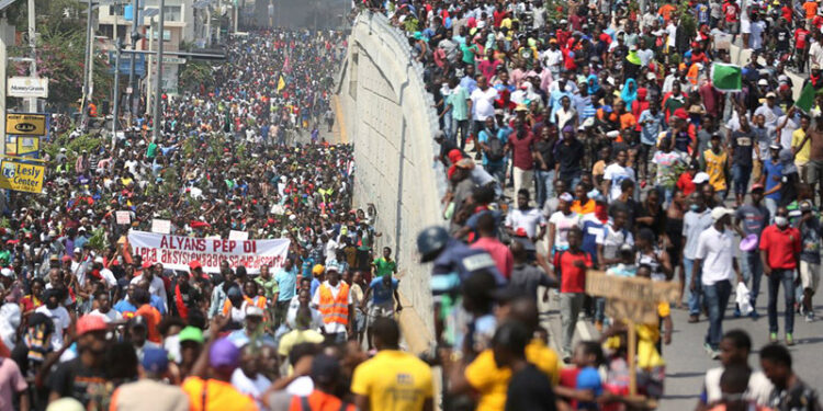 Madagascar : Un général nommé PM, la rue dénonce