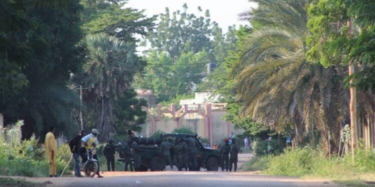 Cameroun : Issa Tchiroma affirme qu’un assaut contre son domicile a fait deux morts