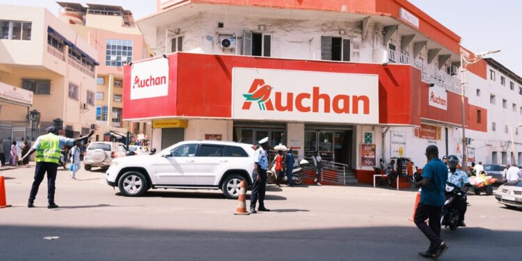 Taxe de 1% sur l’espèce : la colère gronde au Sénégal ( Reportage)