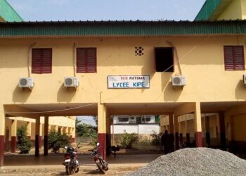 Guinée : la nouvelle Constitution provoque une confusion sur la gratuité de l’école