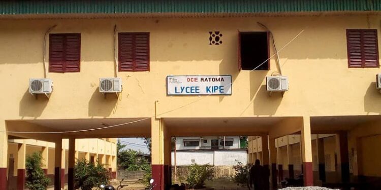 Guinée : la nouvelle Constitution provoque une confusion sur la gratuité de l’école