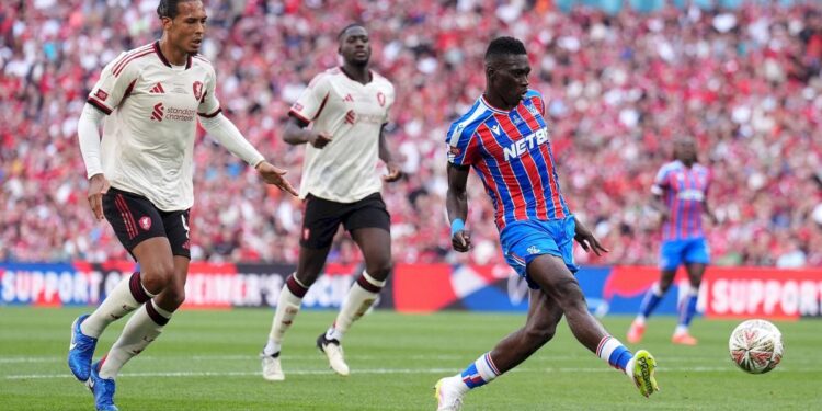 Carabao Cup : Ismaïla Sarr brille, Palace écarte Liverpool (3-0)