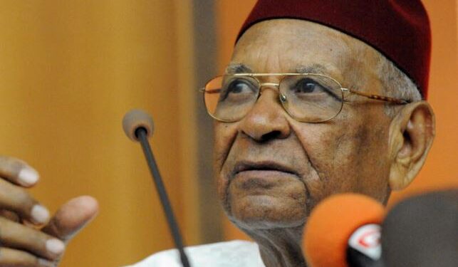 Sénégal : la vie et l’œuvre du Pr Amadou-Makhtar Mbow bientôt intégrées dans les programmes scolaires