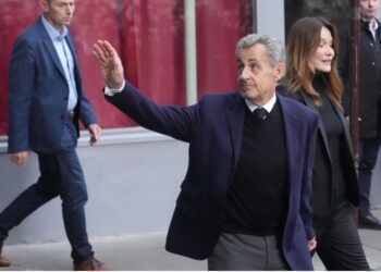 France : Sarkozy entame l’exécution de sa peine de prison