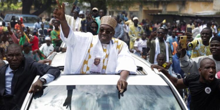 Présidentielle – Cameroun : l’opposant Issa Tchiroma Bakary revendique la victoire