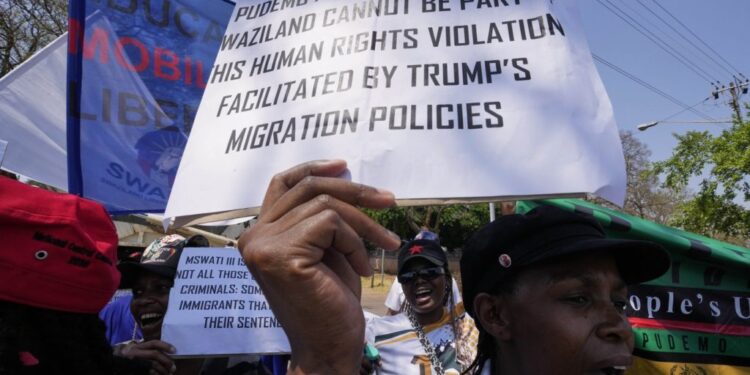 Eswatini-USA : des expulsés détenus sans droits, un accord qui scandalise