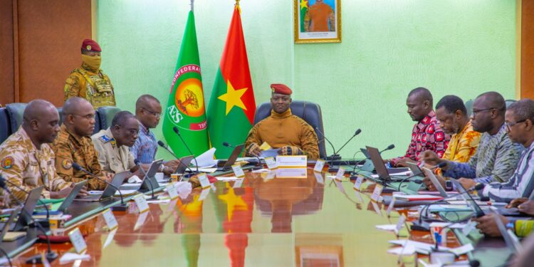 Burkina Faso : vers une réforme constitutionnelle et un Conseil de la jeunesse renouvelé