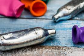 Gaz hilarant : un réseau démantelé dans l’Ouest chic de Dakar