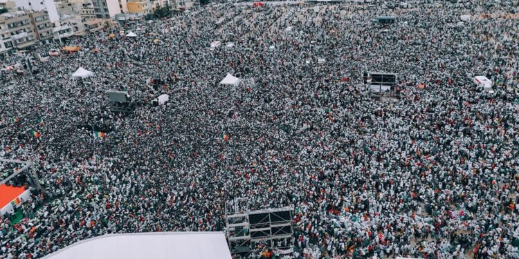 Dakar : foule monstre et ferveur incandescente au Terra meeting d’Ousmane Sonko