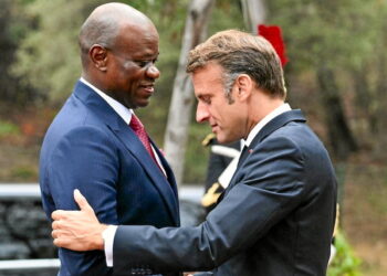 Diplomatie : Macron au Gabon pour la première fois depuis le changement de régime