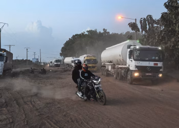 Carburant de sang : ces chauffeurs qui bravent la mort pour ravitailler Bamako