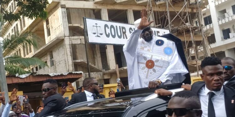 Guinée : Doumbouya candidat !