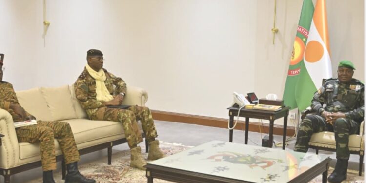 Mali-Burkina-Niger : réunion à Niamey pour la création de la Force militaire de l’AES