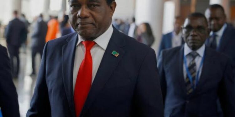 Hichilema sous les pierres : Le président zambien attaqué à Chingola !