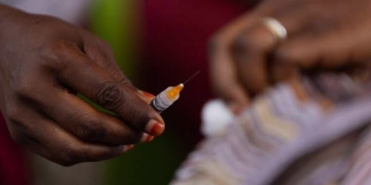 Guinée : la couverture vaccinale progresse de 47 % à 63 % grâce au PEV