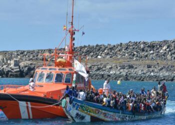 Sénégal–Canaries : Trois pirogues transportant 448 migrants interceptées en 24 heures