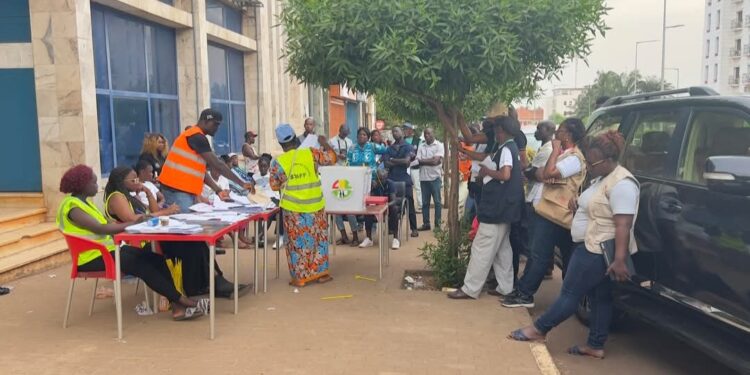 La Guinée-Bissau attend dans le calme les résultats de la présidentielle et des législatives
