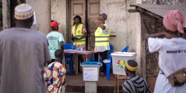 Scrutin Guinée-Bissau : la participation dépasse les 65 %, selon la CNE