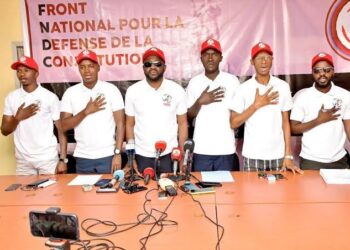 Guinée : le FNDC brandit l’alerte contre la candidature de Doumbouya