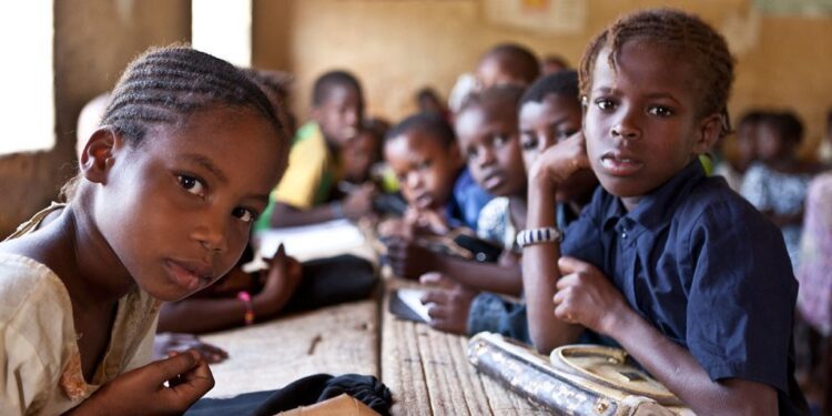 Reprise timide et menacée : au Mali, le JNIM maintient la pression sur les écoles