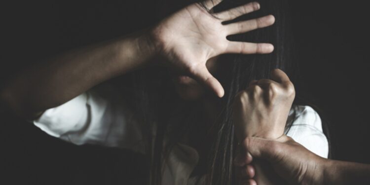 L’horreur en chiffres : 350 femmes violentées en 2024, 6 000 demandes d’aide recensées par l’AJS !