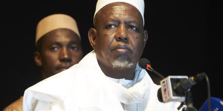 Mali : Mahmoud Dicko rejoint une coalition d’opposants en exil et appelle à la résistance