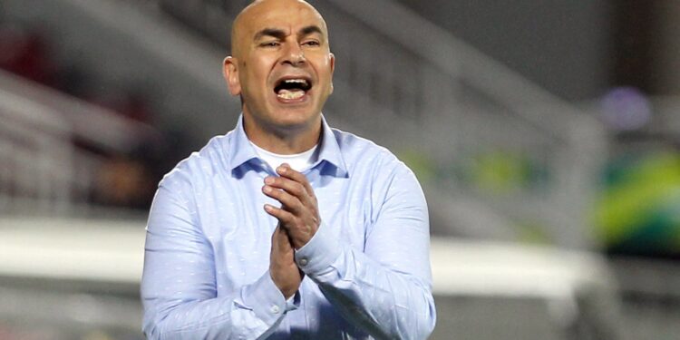 Hossam Hassan, le coach volcanique qui veut catapulter les Pharaons au sommet !