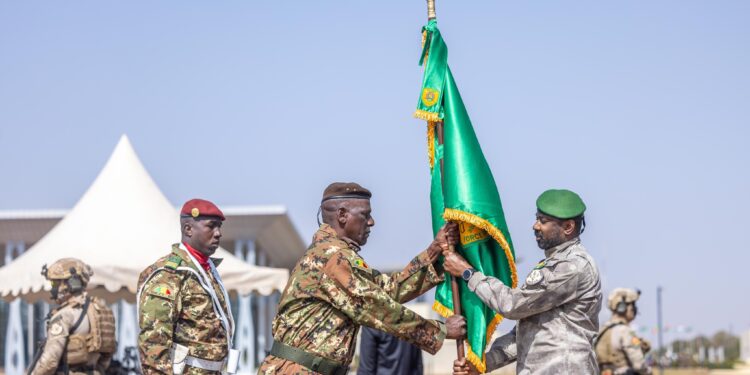 Bamako : Assimi Goita remet l’Étendard à la Force unifiée de l’AES