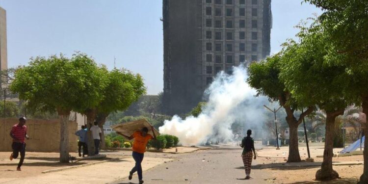 Crise à l’UCAD : le conseil académique « autorise » le recteur à faire appel aux Forces de l’Ordre !