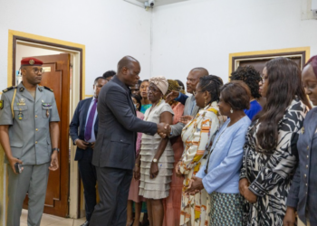 Gabon – « On ne peut plus continuer comme ça » : Brice Oligui Nguema hausse le ton contre les fonctionnaires absentéistes