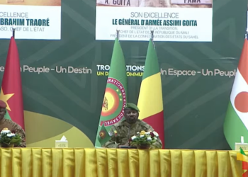 AES à Bamako : Ibrahim Traoré arrive enfin… et sauve la photo de famille !