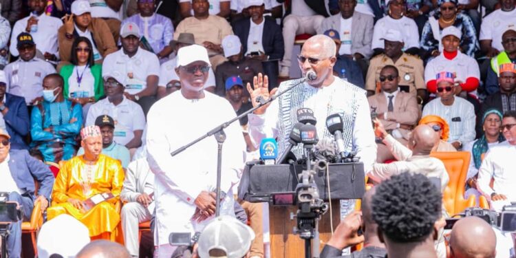 Campagne présidentielle : Bah Oury met fin à une rumeur sur le candidat Mamadi Doumbouya