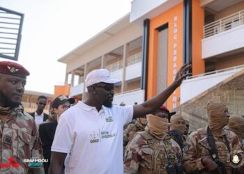 Guinée : Mamadi Doumbouya promet un « raz-de-marée scolaire » avec cent écoles… un défi colossal pour le pays