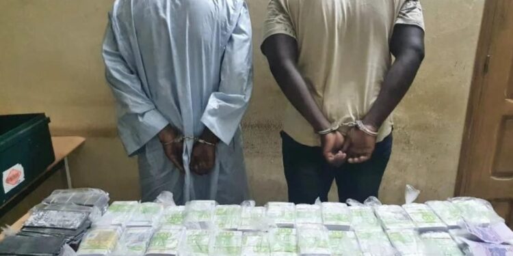 Démantèlement d’un million de dollars en fausse monnaie à Dakar, un ancien policier parmi les suspects
