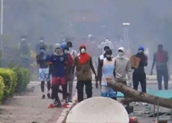 Crise des bourses : “Le problème n’est pas budgétaire”, selon le ministre des Finances