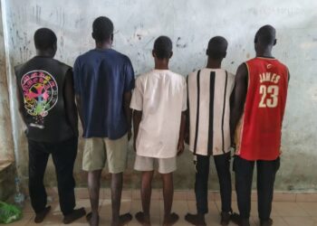 Dakar : cinq individus arrêtés pour vol et fraude sur compte mobile