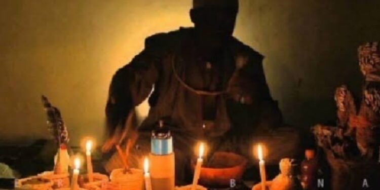 « Envoûté » et dépouillé : un chauffeur traîne son marabout en justice