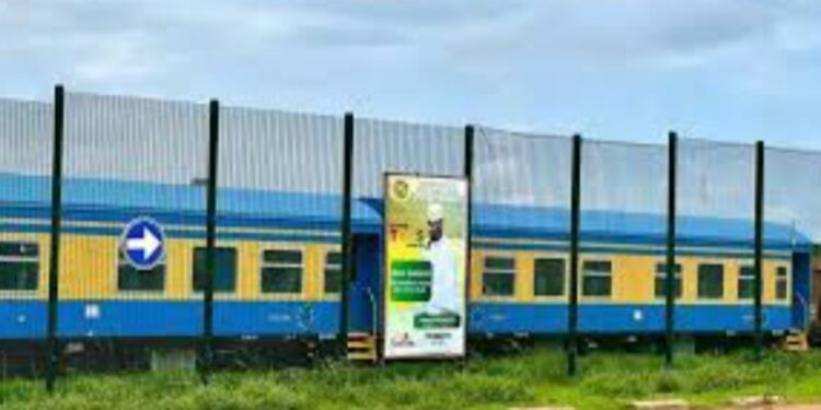 Guinée : le train de voyageurs reprend du service à Boké