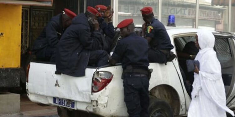 Après Diourbel, coup de filet à Dakar : 7 présumés homosexuels arrêtés aux Almadies 2 !