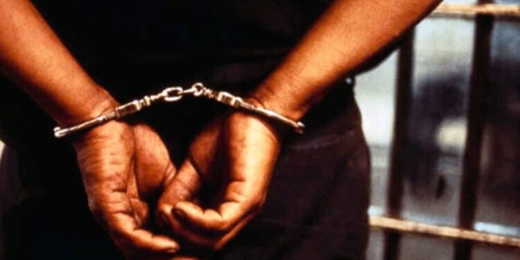 Vol et charlatanisme : la victime dépouillée après une poignée de main, son compte wave vidé