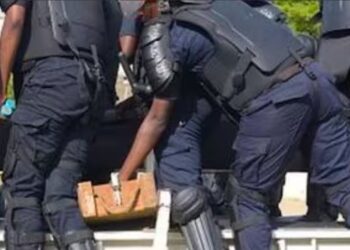 Pikine : un individu interpellé et écroué après une intrusion armée et des tirs contre la police