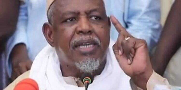 Mahmoud Dicko : l’imam qui défie la junte malienne [portrait]