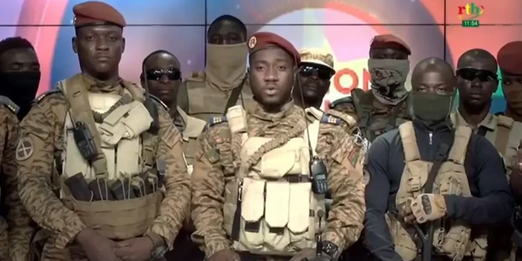 Espionnage présumé : Un Franco-Sénégalais et sept autres membres de l’ONG INSO relâchés par Ouagadougou