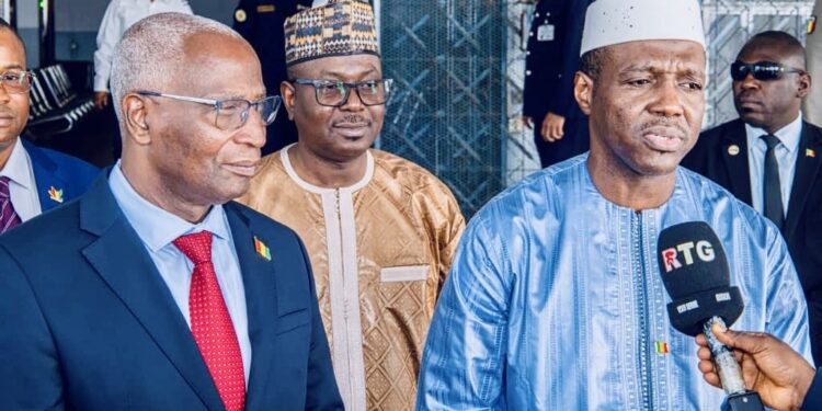 Lutte contre le terrorisme, crise de carburant : ce que Abdoulaye Maïga et Bah Oury se sont dit !