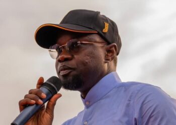 Hommage aux « martyrs » : Sonko choisit le recueillement plutôt que la démonstration