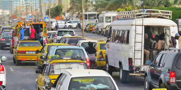 Soulagement au Sénégal : la baisse du carburant fait chuter les prix du transport