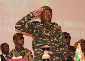 Niger: le gouvernement acte la mise sur le marché de son uranium et défie Orano