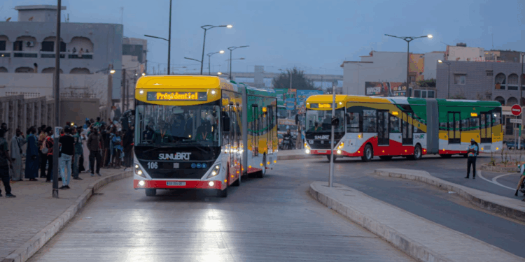 « Pousse-pousse » et charrettes sur la voie du BRT : le préfet de Dakar durcit le ton